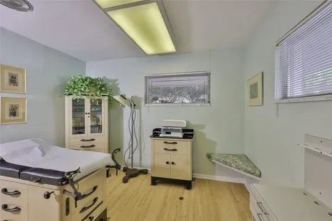 1033 7th Avenue N St Petersburg FL 33705