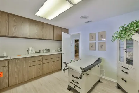 1033 7th Avenue N St Petersburg FL 33705