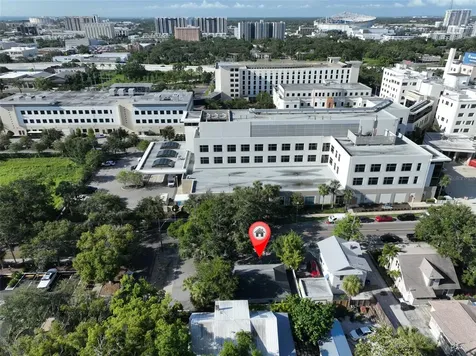 1033 7th Avenue N St Petersburg FL 33705