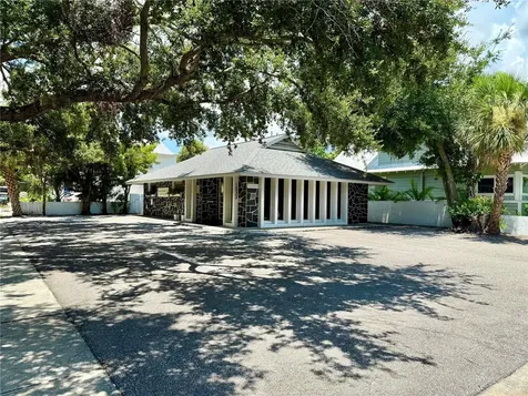 1033 7th Avenue N St Petersburg FL 33705