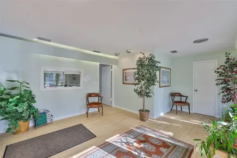 1033 7th Avenue N St Petersburg FL 33705