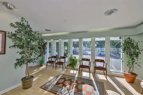 1033 7th Avenue N St Petersburg FL 33705