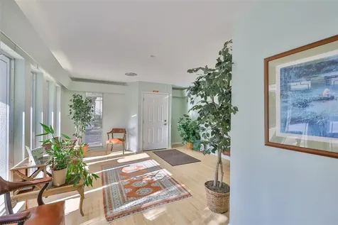 1033 7th Avenue N St Petersburg FL 33705