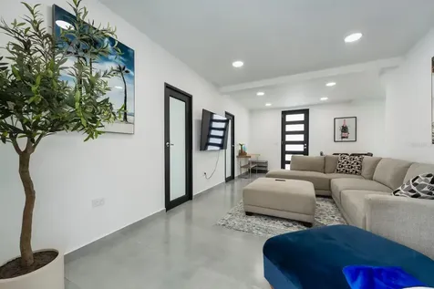 149 Calle Delbrey San Juan PR 00911