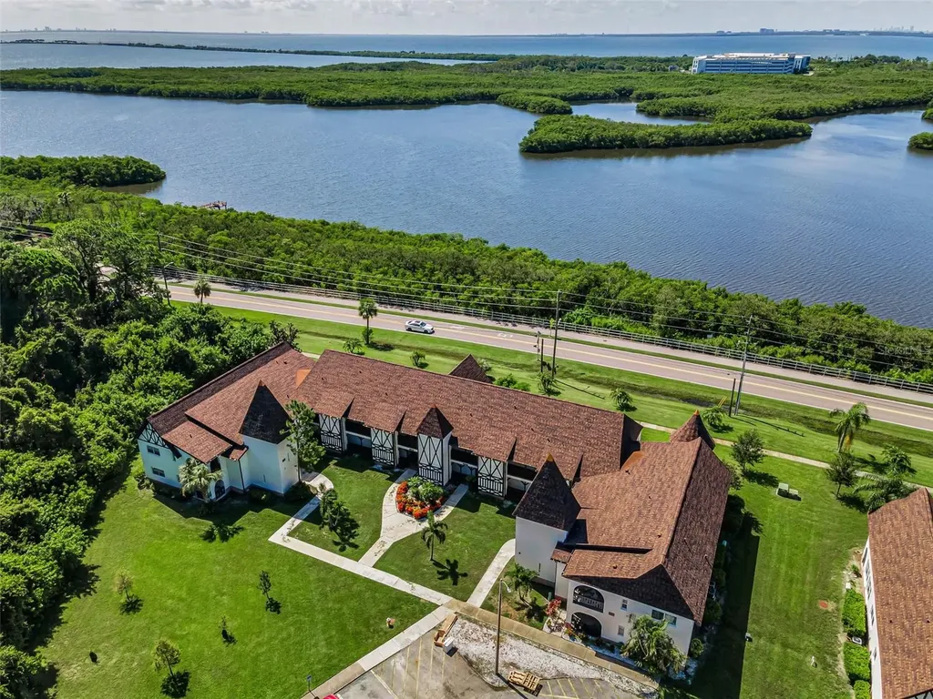 320 N Bayshore Boulevard Clearwater FL 33759