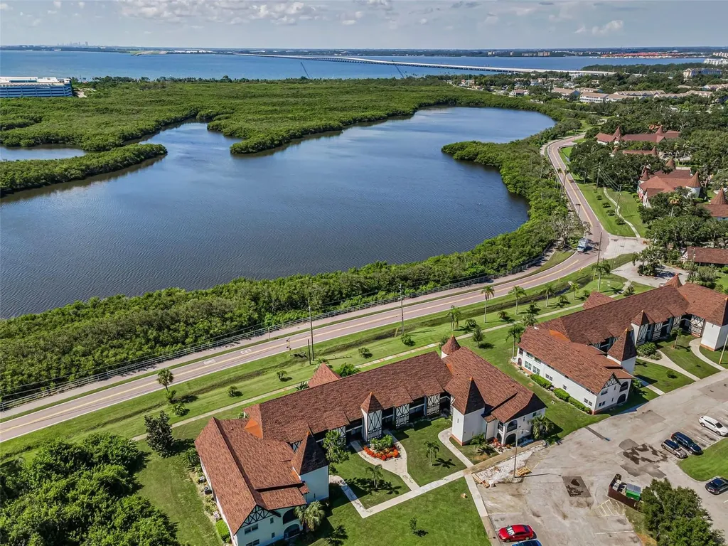 320 N Bayshore Boulevard Clearwater FL 33759