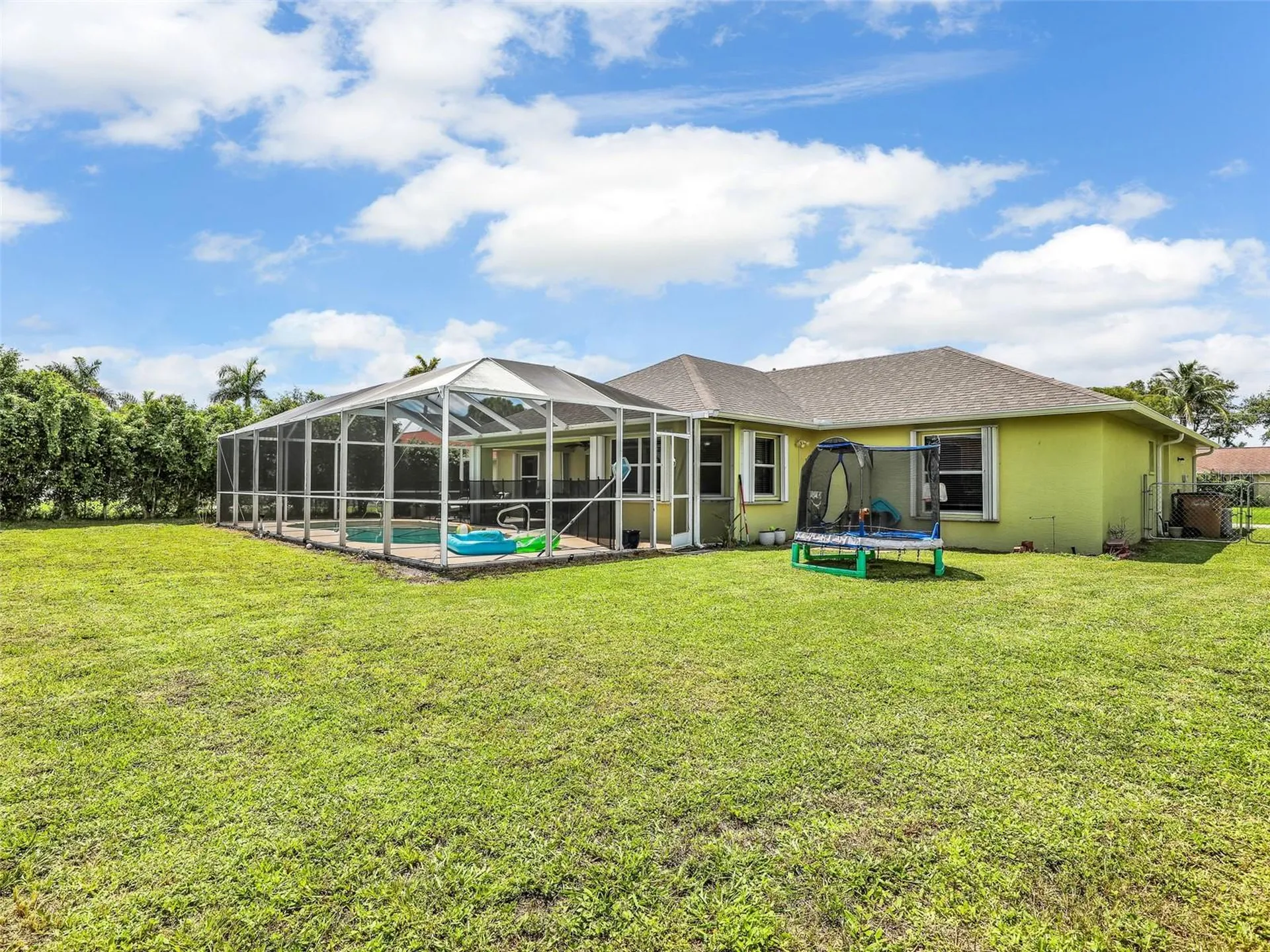1335 SE 12th Street Cape Coral FL 33990