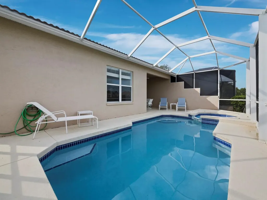 9492 Forest Hills Circle Sarasota FL 34238