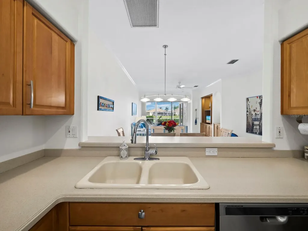 9492 Forest Hills Circle Sarasota FL 34238