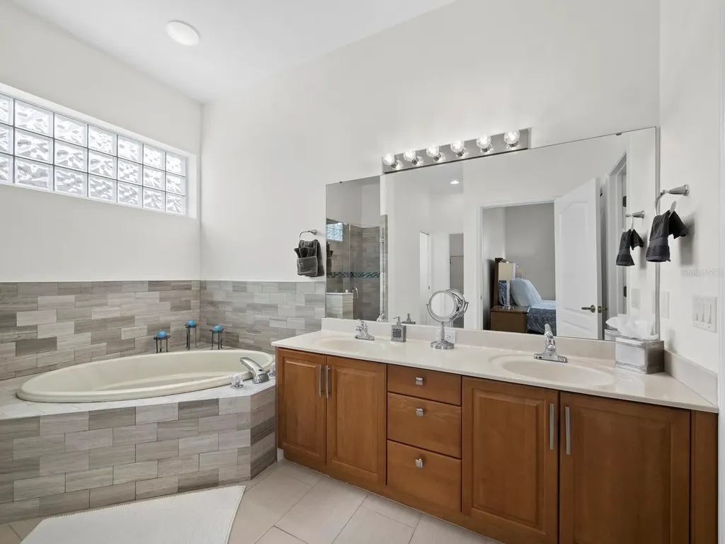 9492 Forest Hills Circle Sarasota FL 34238