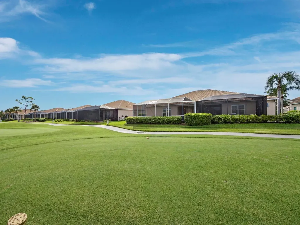 9492 Forest Hills Circle Sarasota FL 34238
