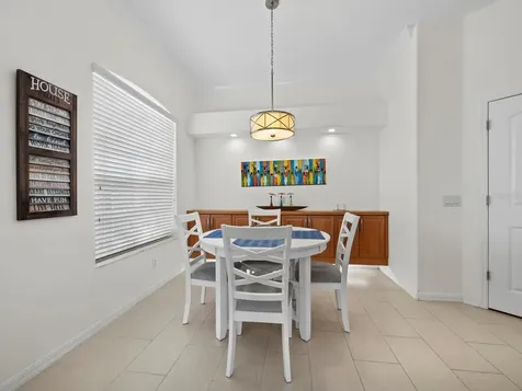 9492 Forest Hills Circle Sarasota FL 34238