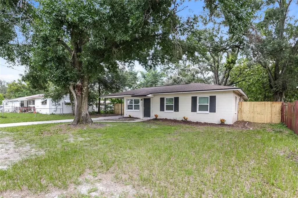 4205 King Alfred Drive Tampa FL 33610