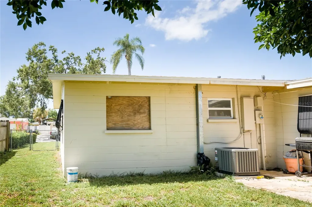 2106 25th Avenue W Bradenton FL 34205