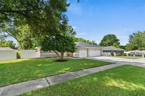 810 Ridge Avenue Wildwood FL 34785