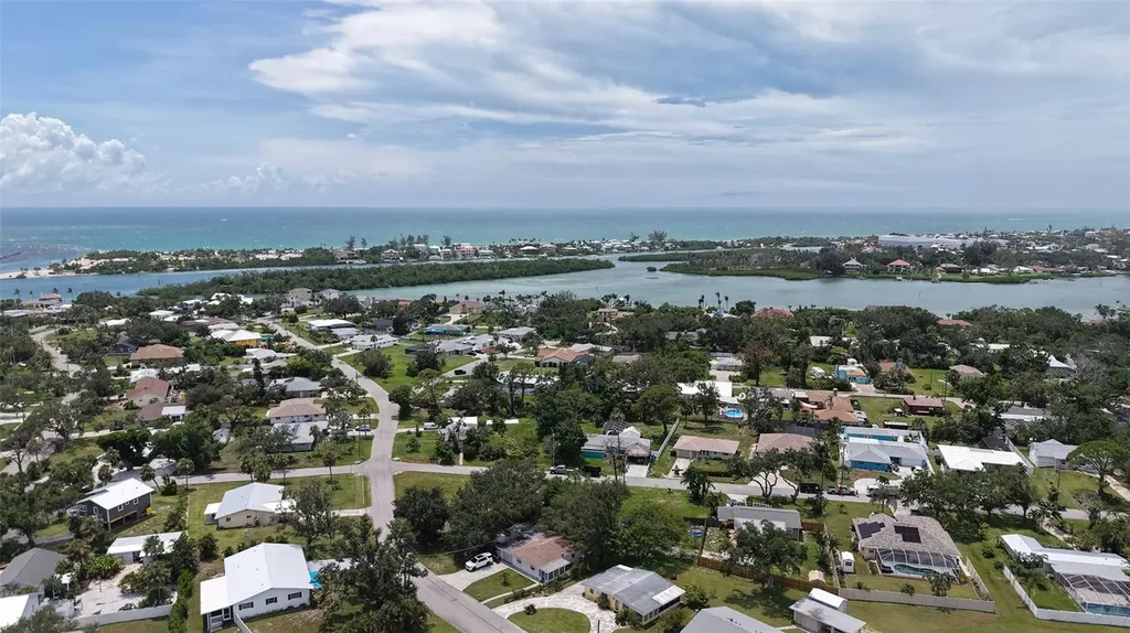 513 Pine Road Nokomis FL 34275