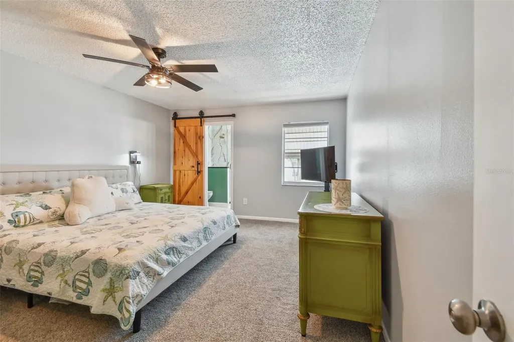 5286 81st Street N St Petersburg FL 33709