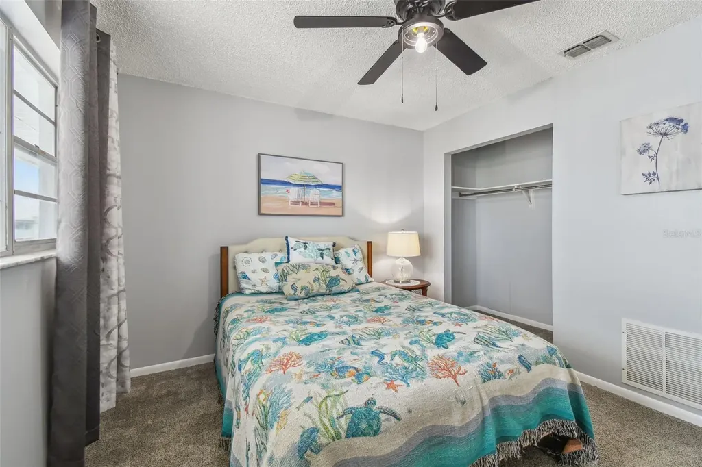 5286 81st Street N St Petersburg FL 33709