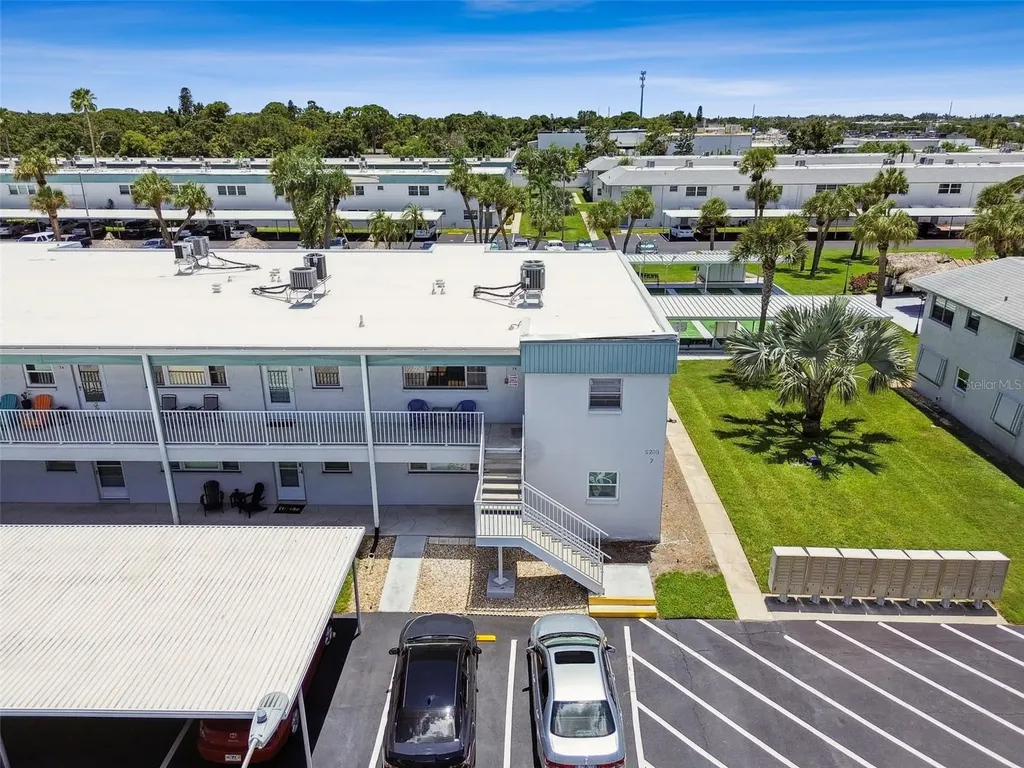 5286 81st Street N St Petersburg FL 33709
