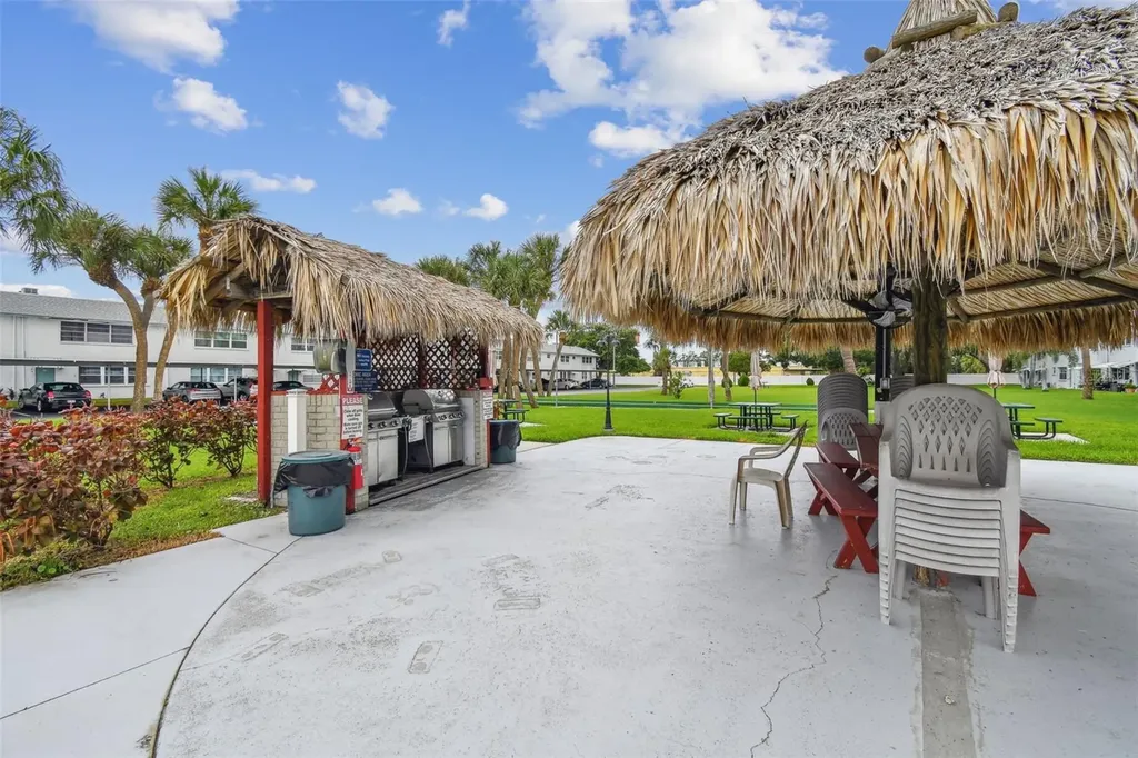 5286 81st Street N St Petersburg FL 33709