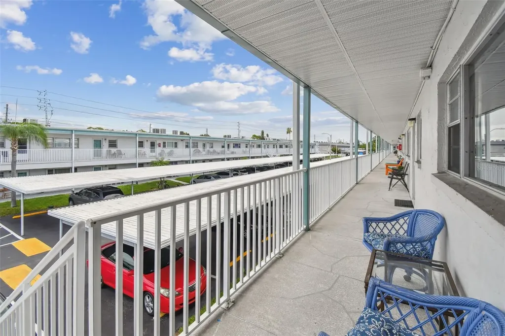 5286 81st Street N St Petersburg FL 33709
