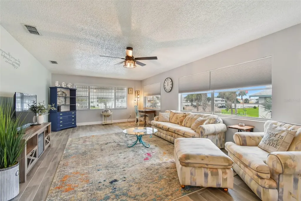 5286 81st Street N St Petersburg FL 33709