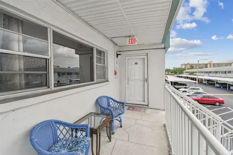 5286 81st Street N St Petersburg FL 33709