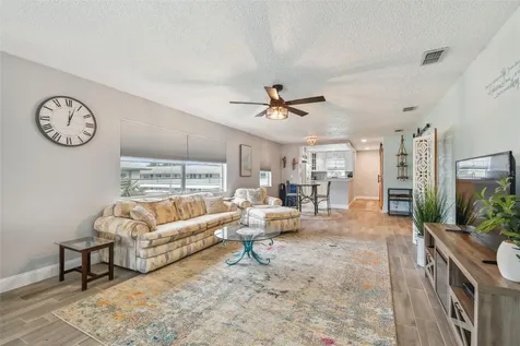 5286 81st Street N St Petersburg FL 33709