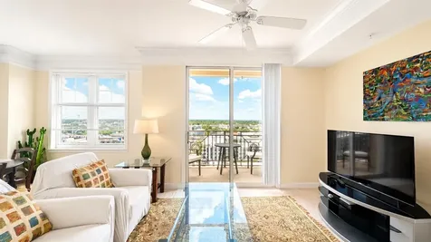 750 N Tamiami Trail Sarasota FL 34236