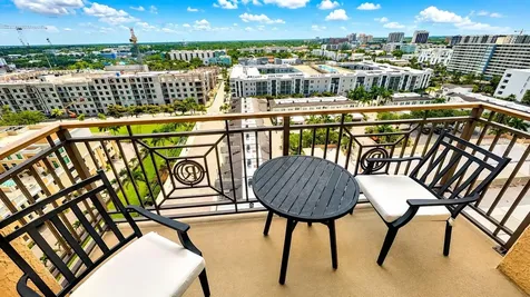 750 N Tamiami Trail Sarasota FL 34236
