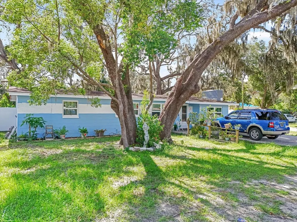8101 N Dakota Avenue Tampa FL 33604