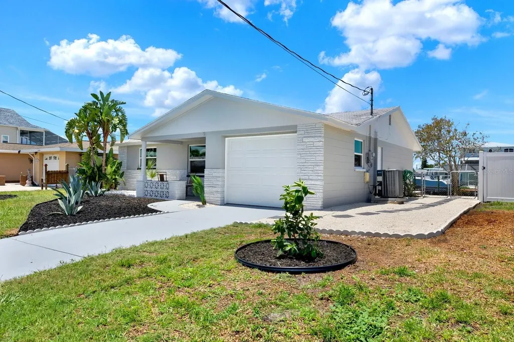 13739 Lavender Avenue Hudson FL 34667