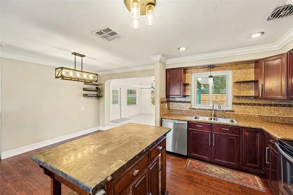 11115 101st Avenue Seminole FL 33772