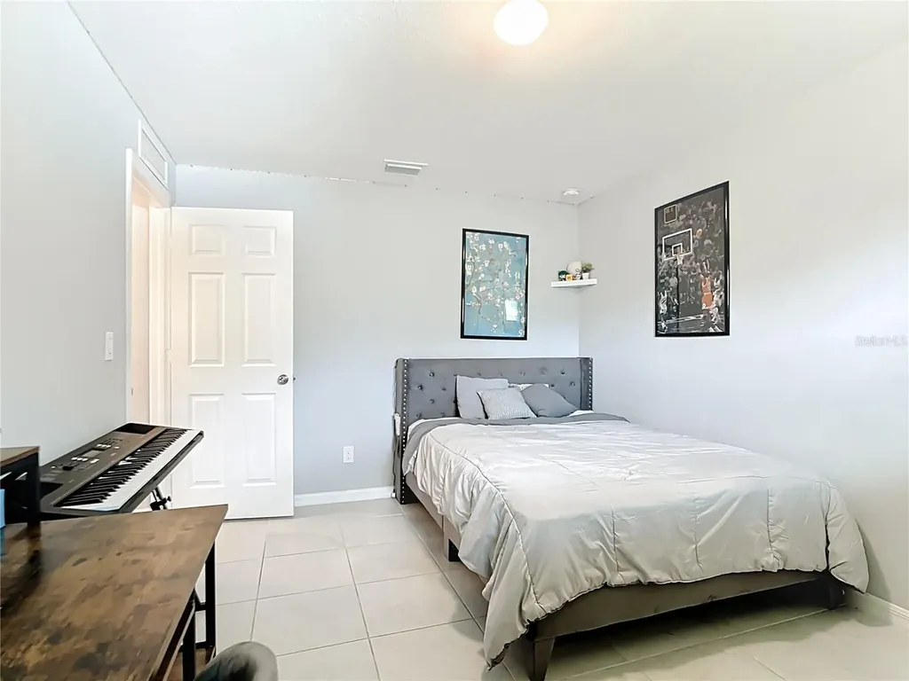 2713 Embassy Road North Port FL 34291