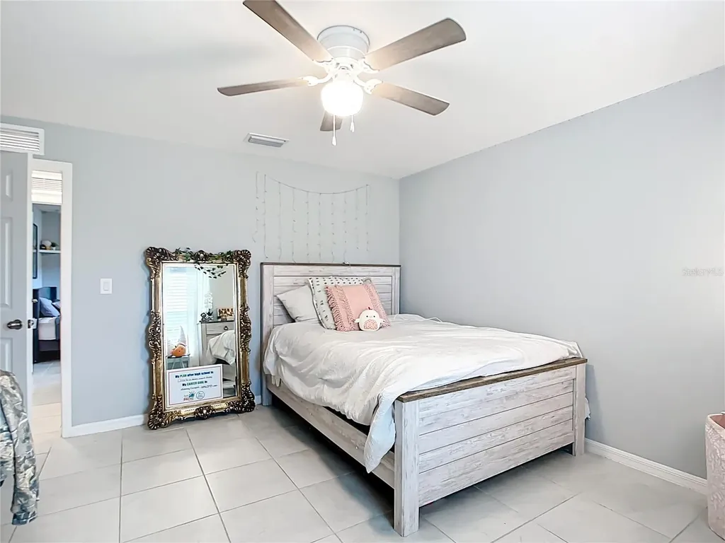 2713 Embassy Road North Port FL 34291