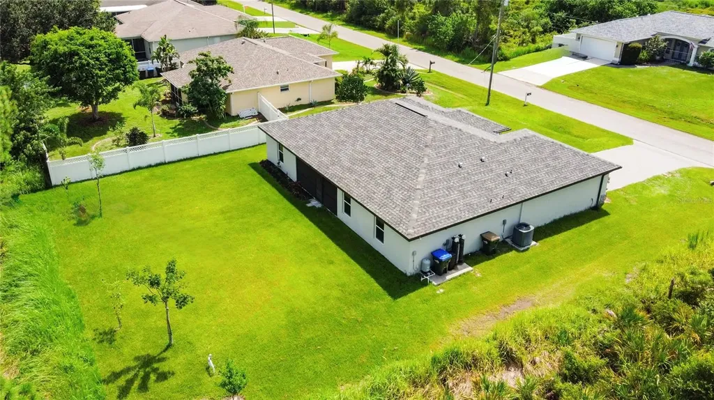 2713 Embassy Road North Port FL 34291