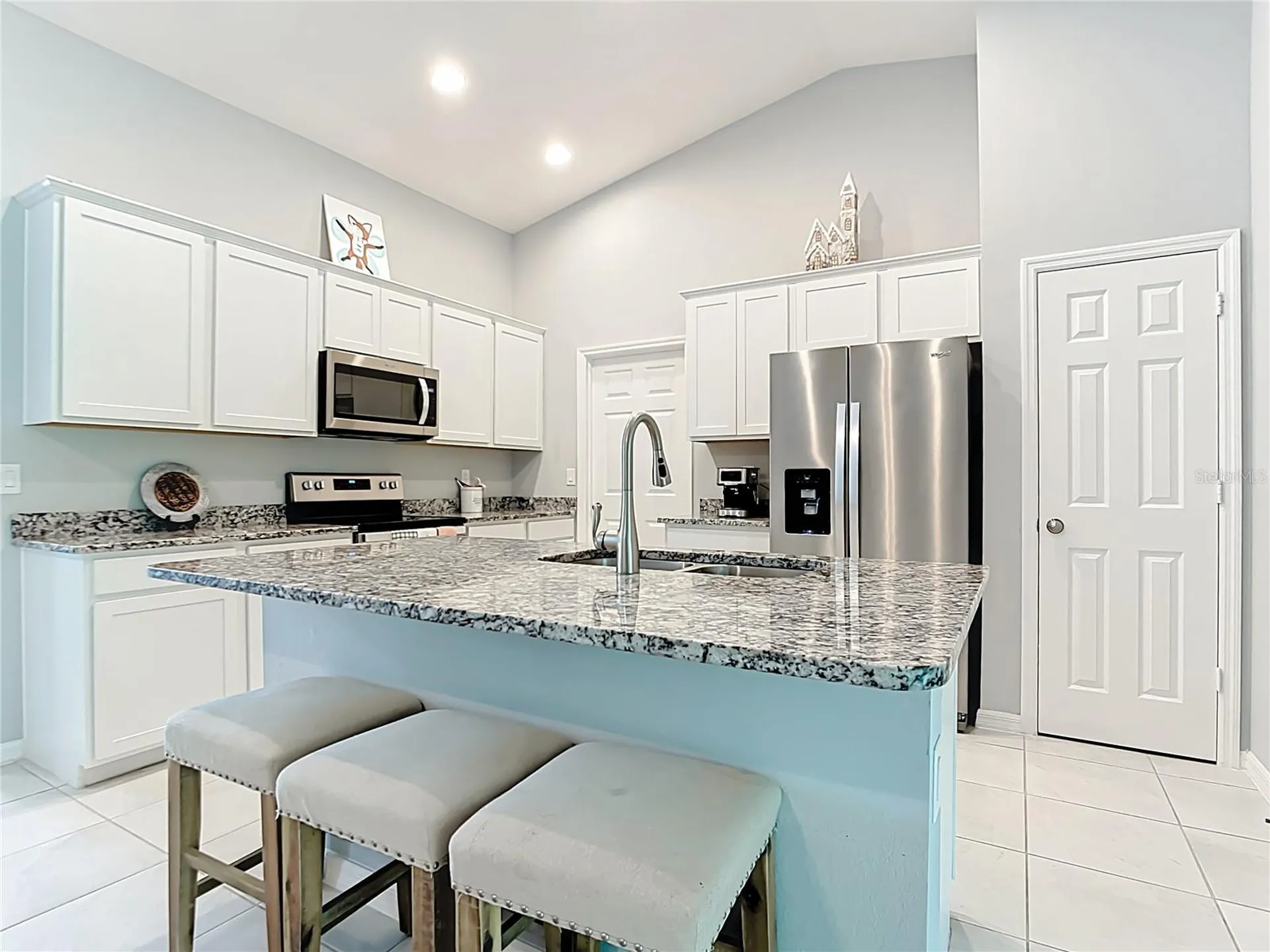 2713 Embassy Road North Port FL 34291