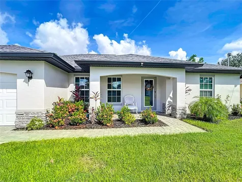 2713 Embassy Road North Port FL 34291