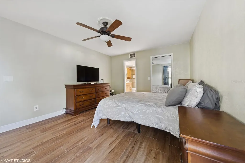 4907 Country Aire Lane Tampa FL 33624