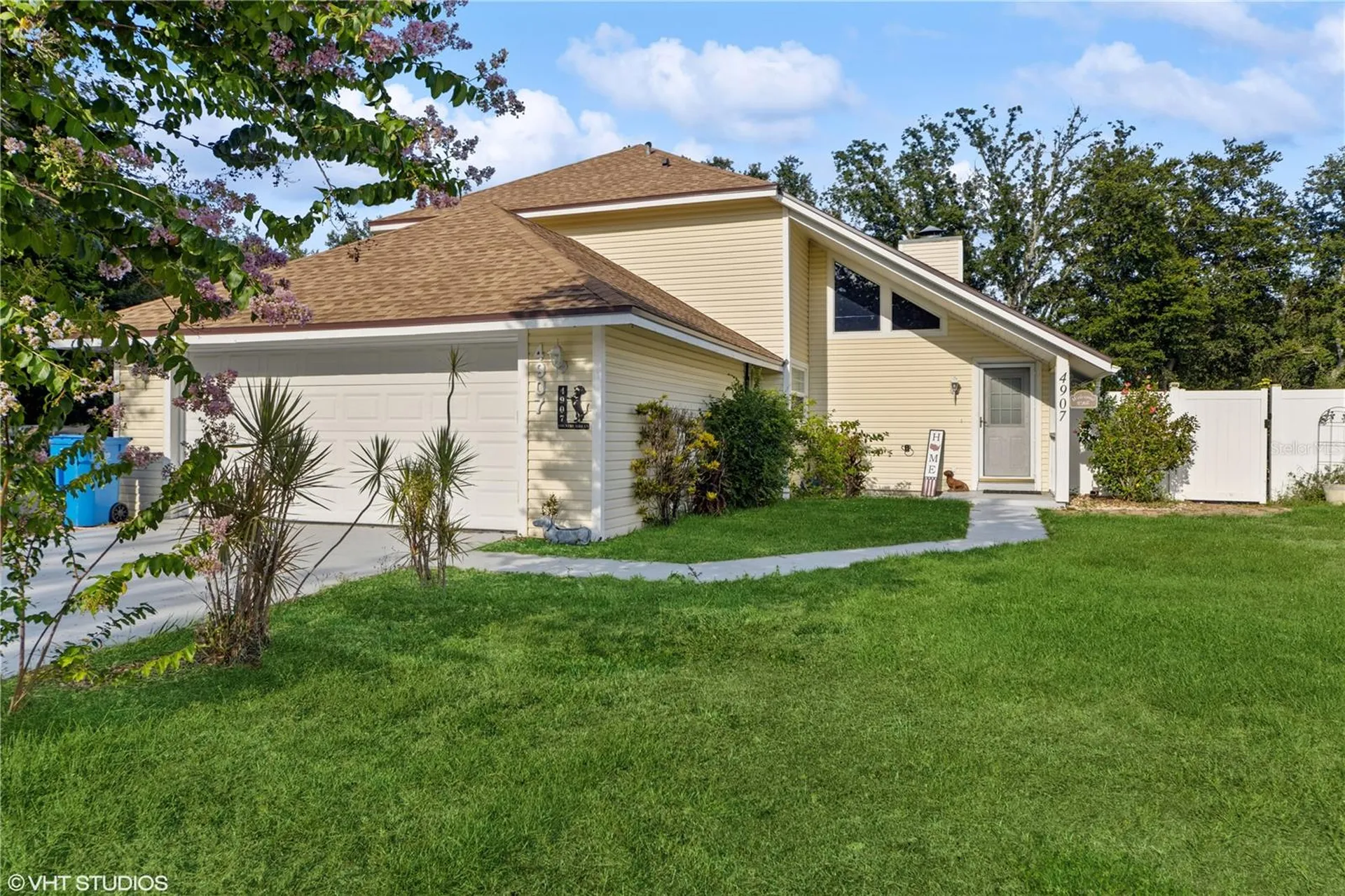 4907 Country Aire Lane Tampa FL 33624