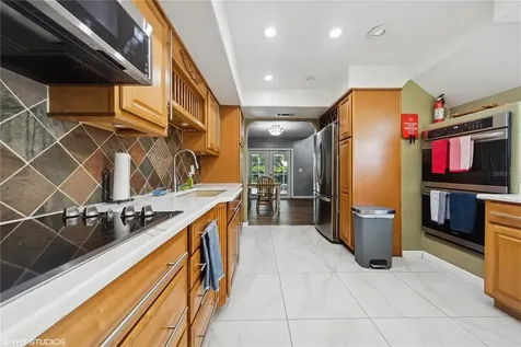 4907 Country Aire Lane Tampa FL 33624