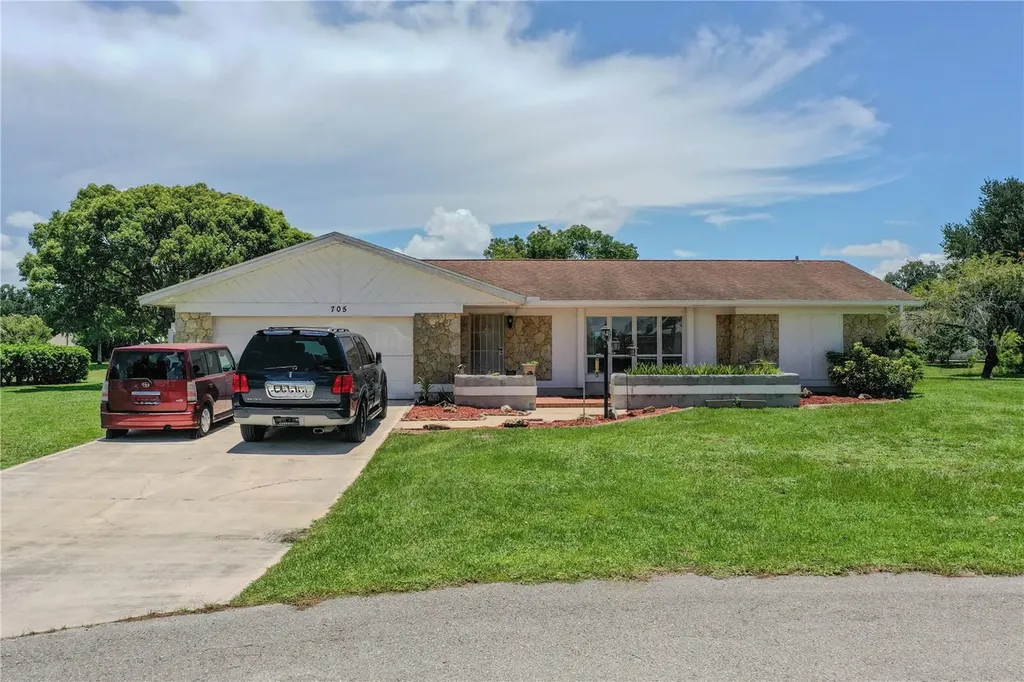705 Glen Mar Court Sebring FL 33876