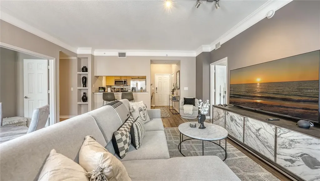 1064 N Tamiami Trail Sarasota FL 34236