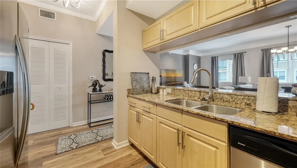 1064 N Tamiami Trail Sarasota FL 34236