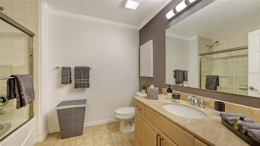 1064 N Tamiami Trail Sarasota FL 34236