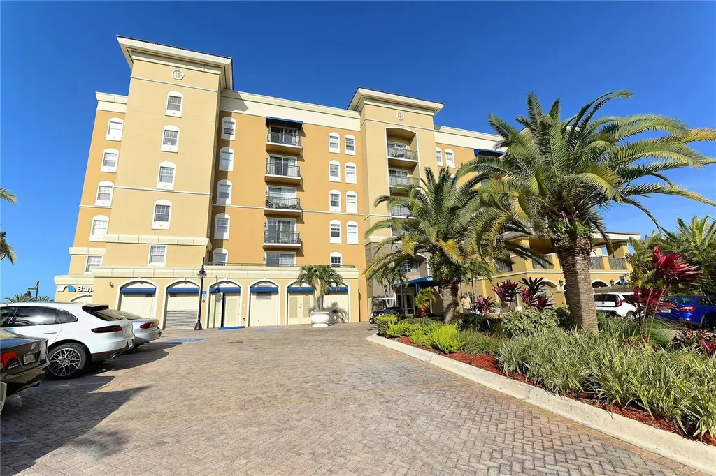 1064 N Tamiami Trail Sarasota FL 34236