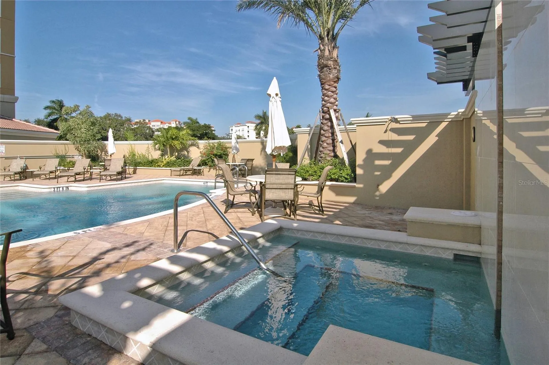 1064 N Tamiami Trail Sarasota FL 34236
