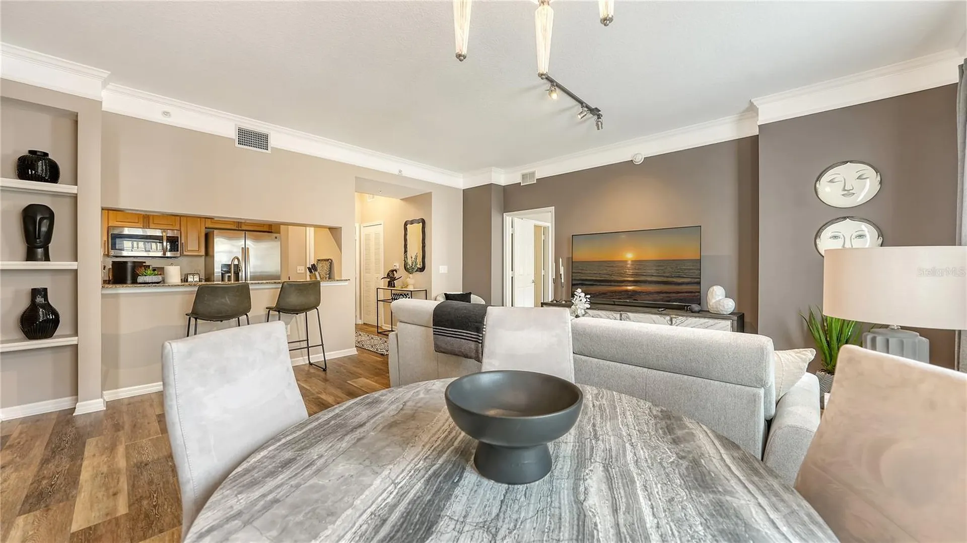 1064 N Tamiami Trail Sarasota FL 34236