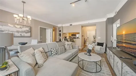 1064 N Tamiami Trail Sarasota FL 34236