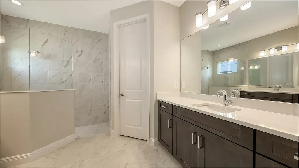2250 Lady Palm Loop Bradenton FL 34212